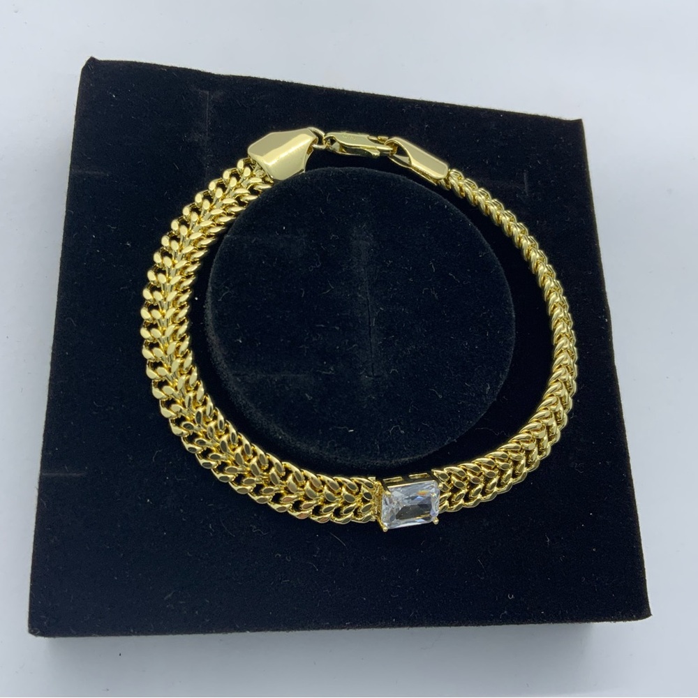 CN Beautiful Chain Bracelet